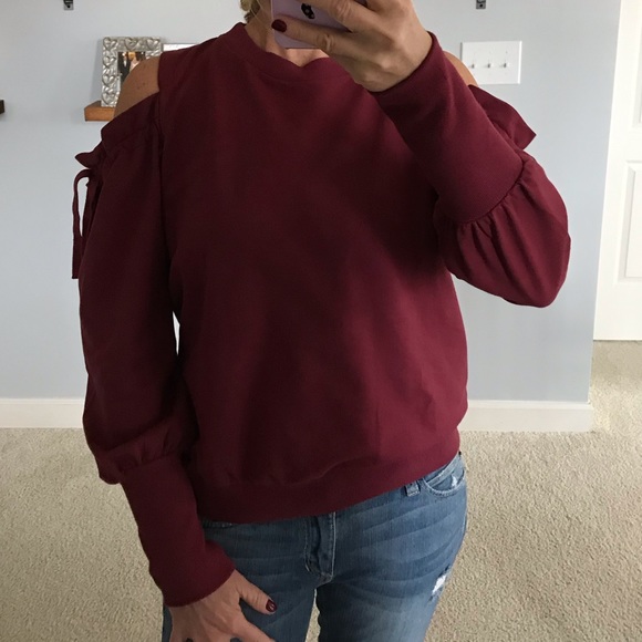 🌸1 SM, 1 MED🌸Wine Color Cold Shoulder Top - Picture 5 of 8